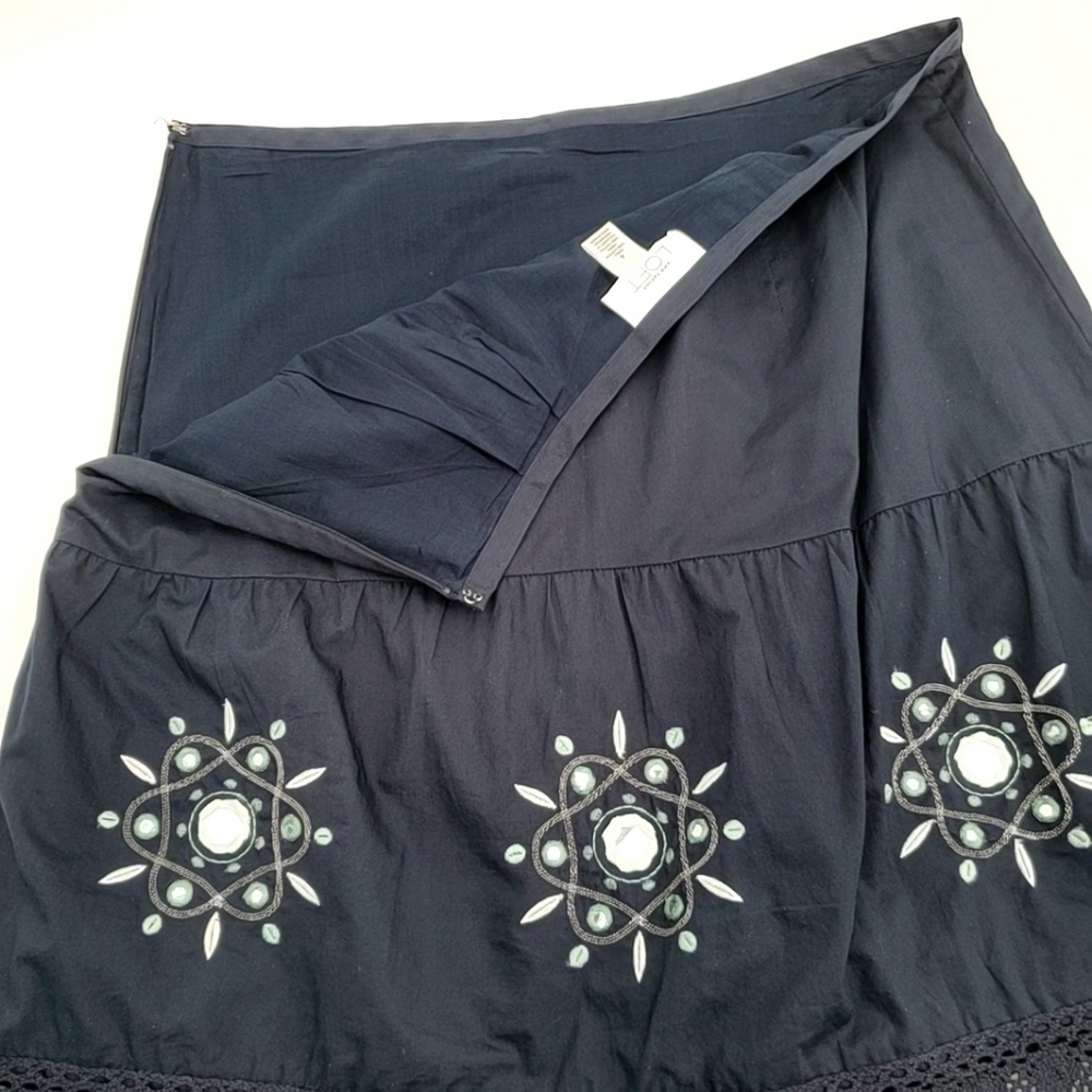 Ann Taylor Loft 100% Cotton Navy Blue Floral Beaded Skirt - Picture 4 of 7